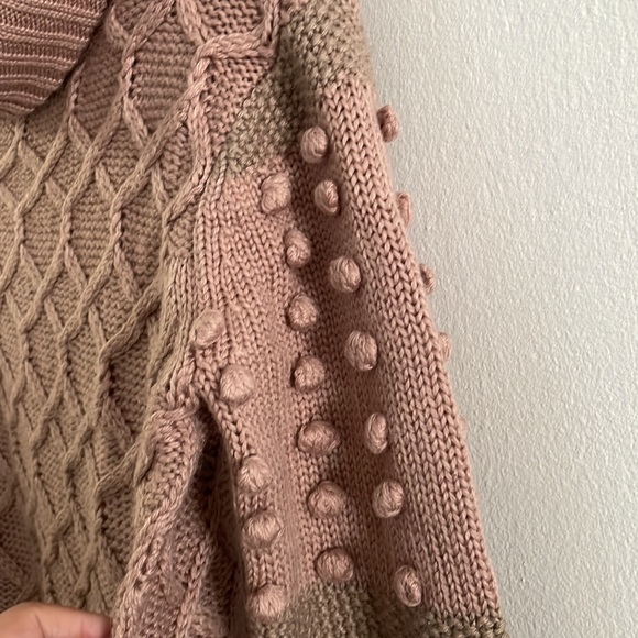 Sweater - Picture 4 of 4